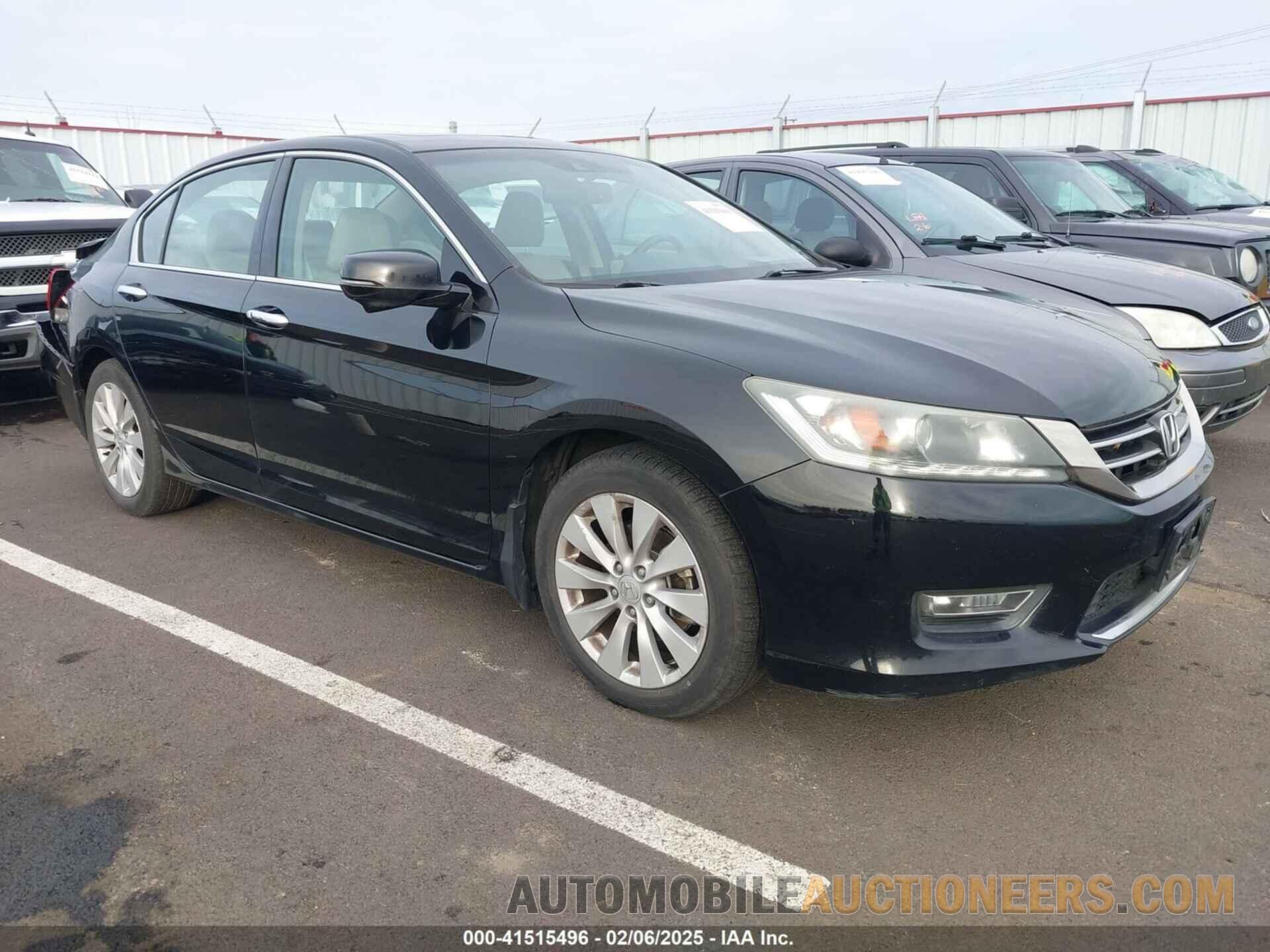 1HGCR3F84DA037586 HONDA ACCORD SDN 2013
