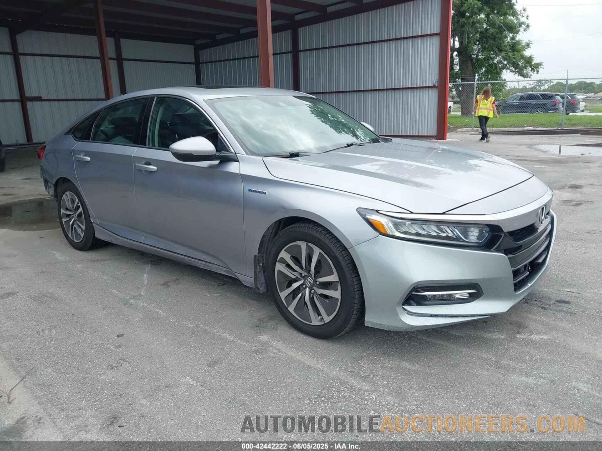 1HGCV3F50KA017933 HONDA ACCORD HYBRID 2019