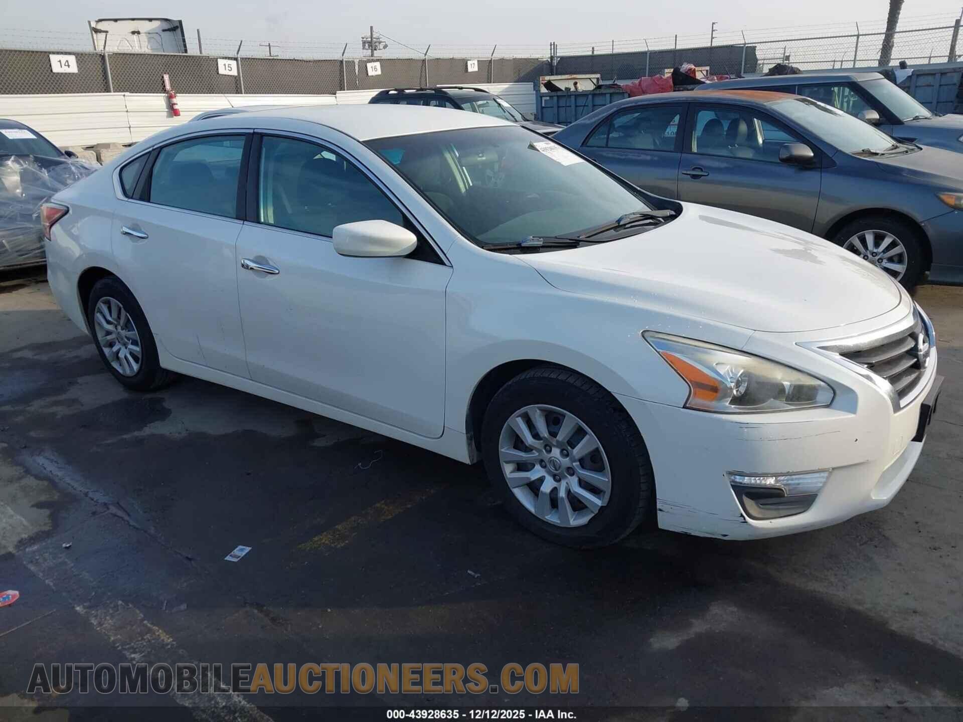 1N4AL3AP1FC225761 NISSAN ALTIMA 2015