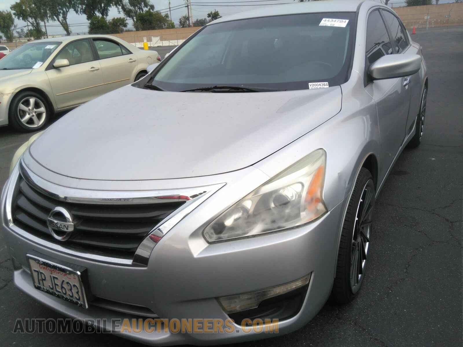 1N4AL3AP3FC476555 Nissan Altima 2015