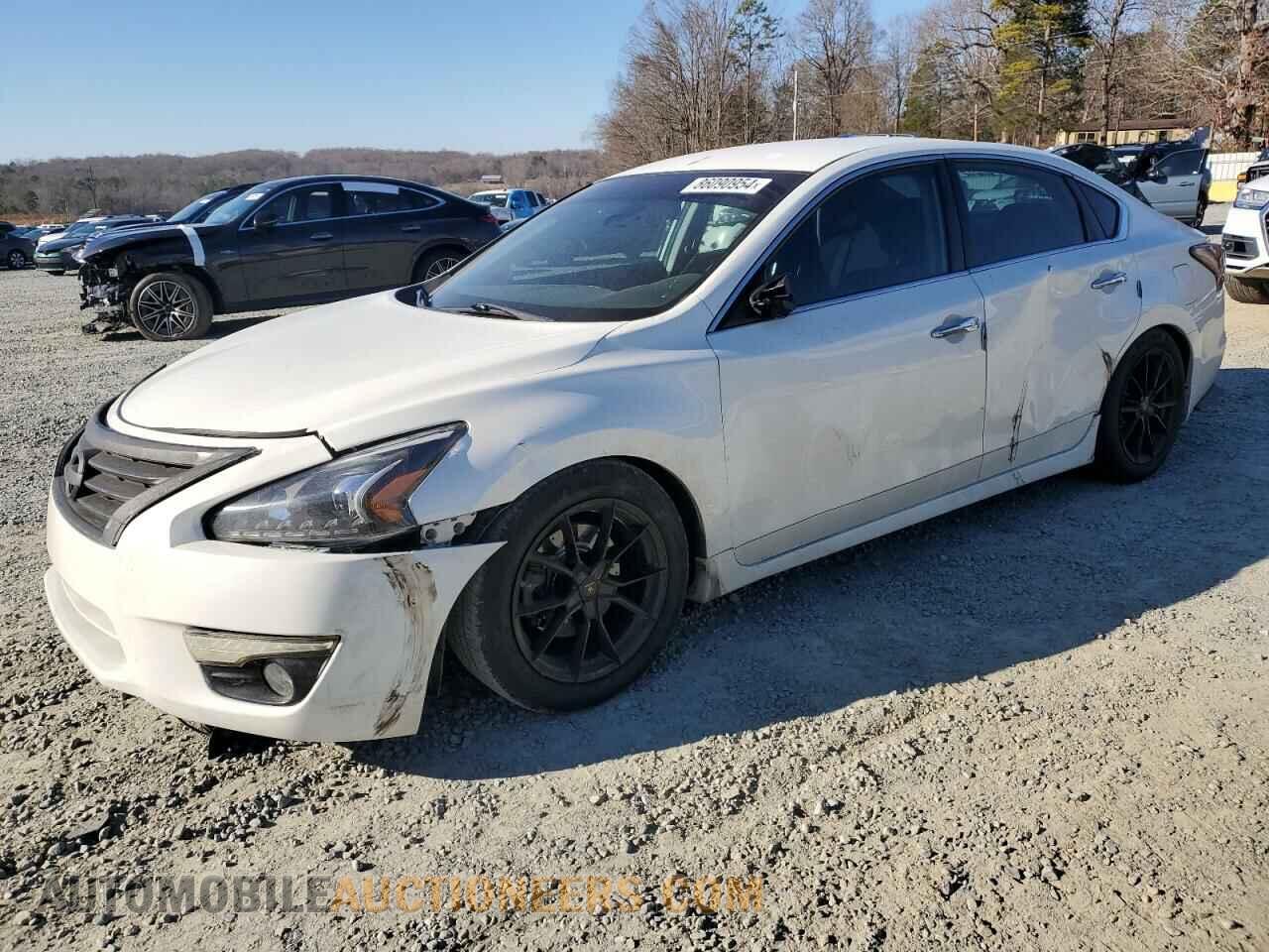 1N4AL3AP4FN308301 NISSAN ALTIMA 2015