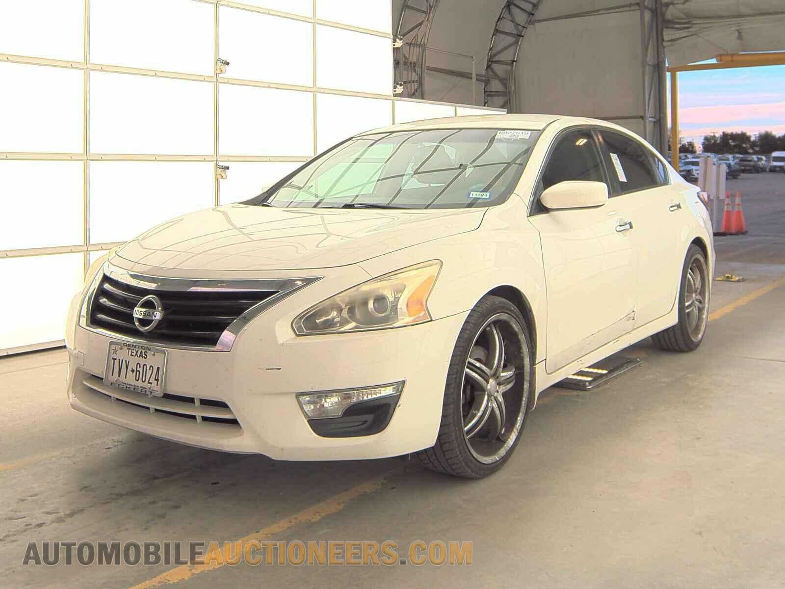 1N4AL3AP5FN386070 Nissan Altima 2015