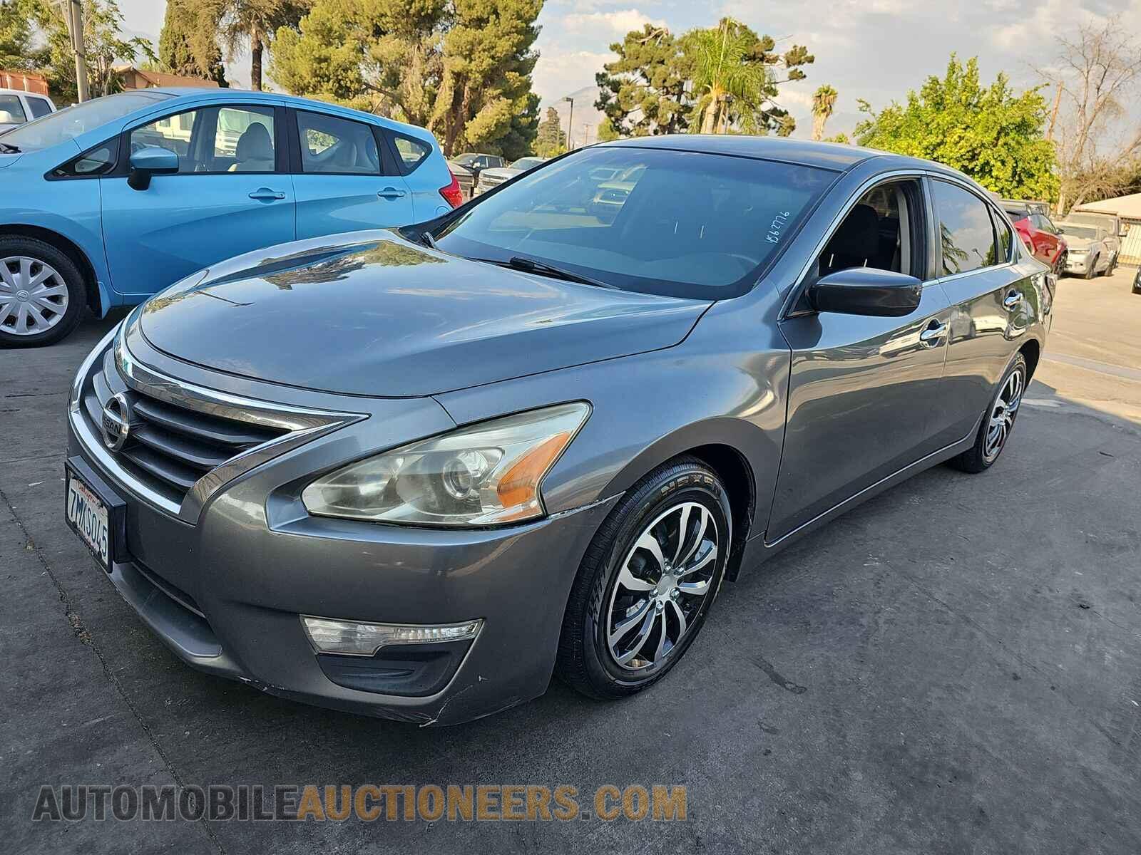 1N4AL3AP5FN886083 Nissan Altima 2015