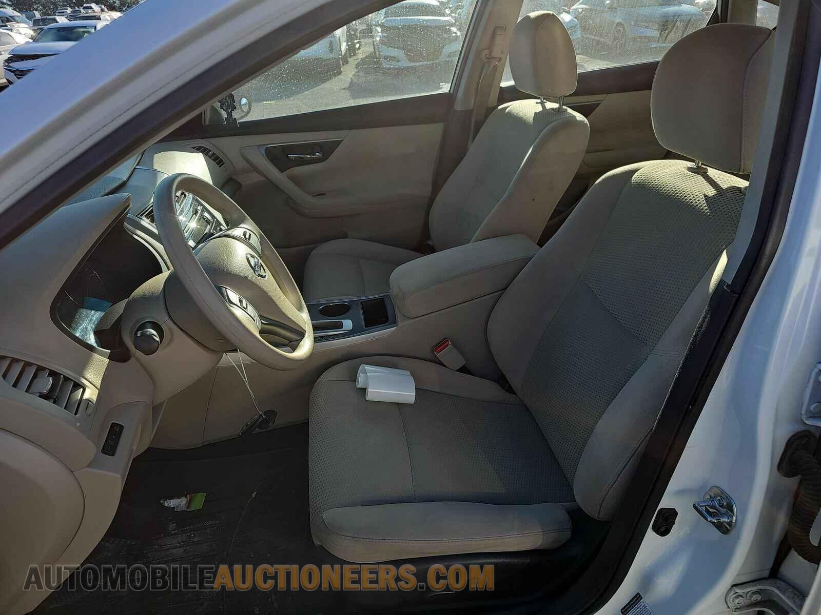 1N4AL3AP7FC211069 Nissan Altima 2015