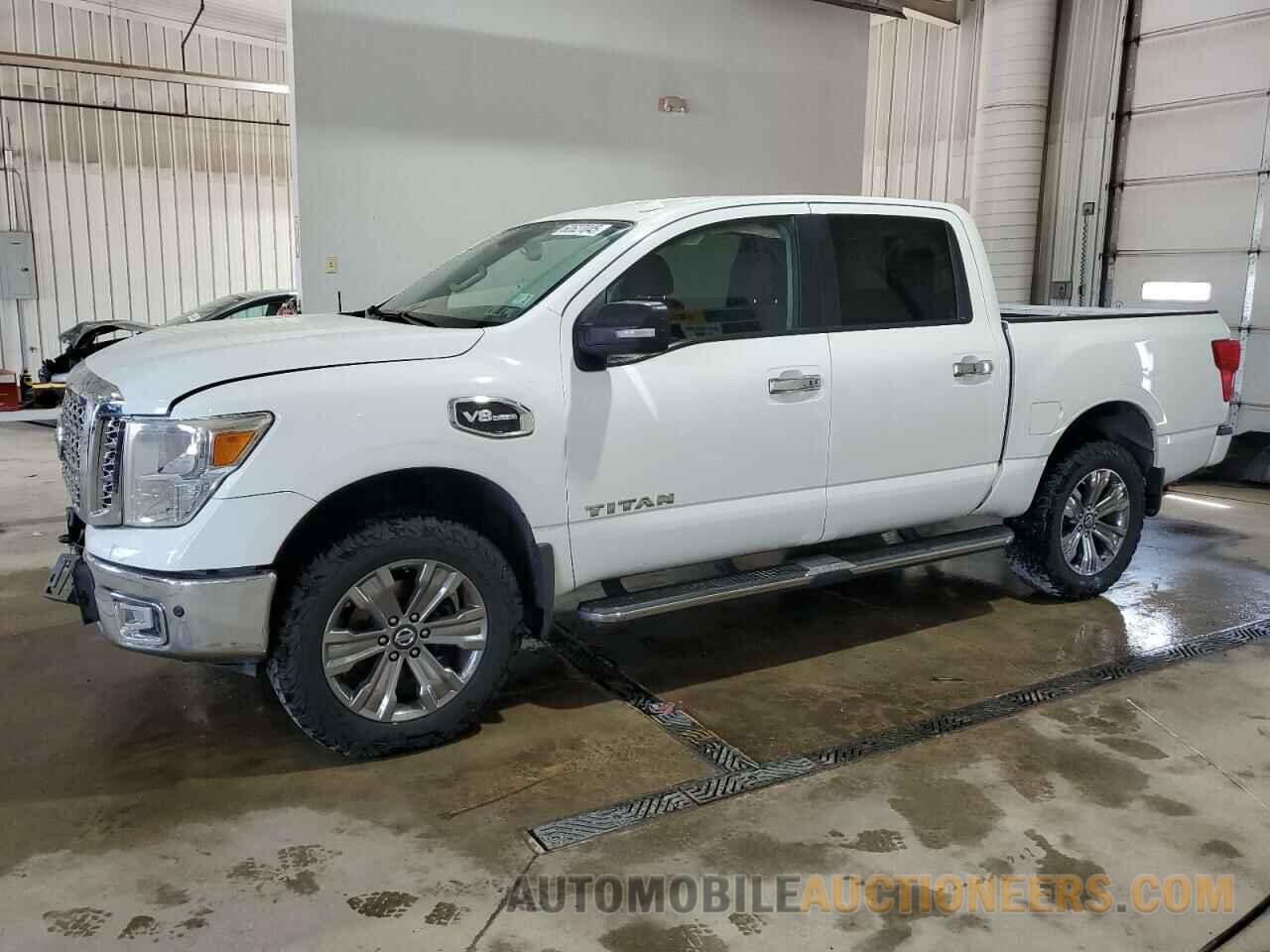 1N6AA1E56HN546082 NISSAN TITAN 2017