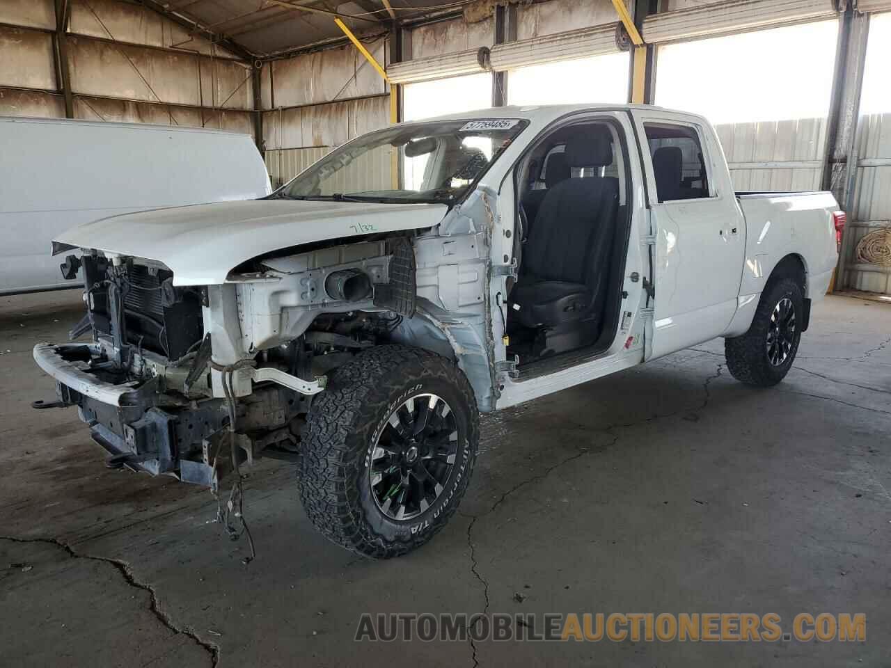 1N6AA1E57HN515214 NISSAN TITAN 2017