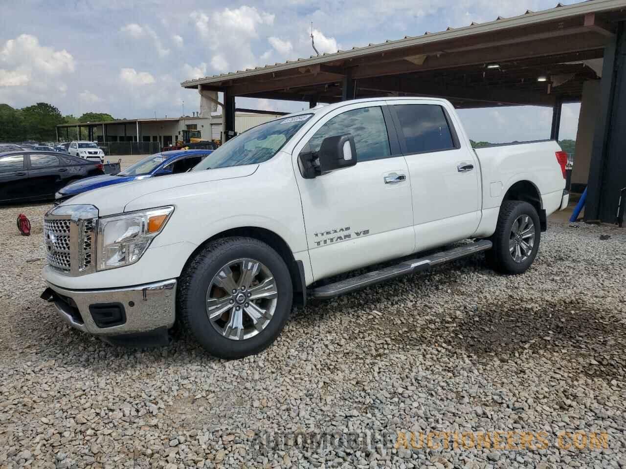 1N6AA1E63JN501888 NISSAN TITAN 2018
