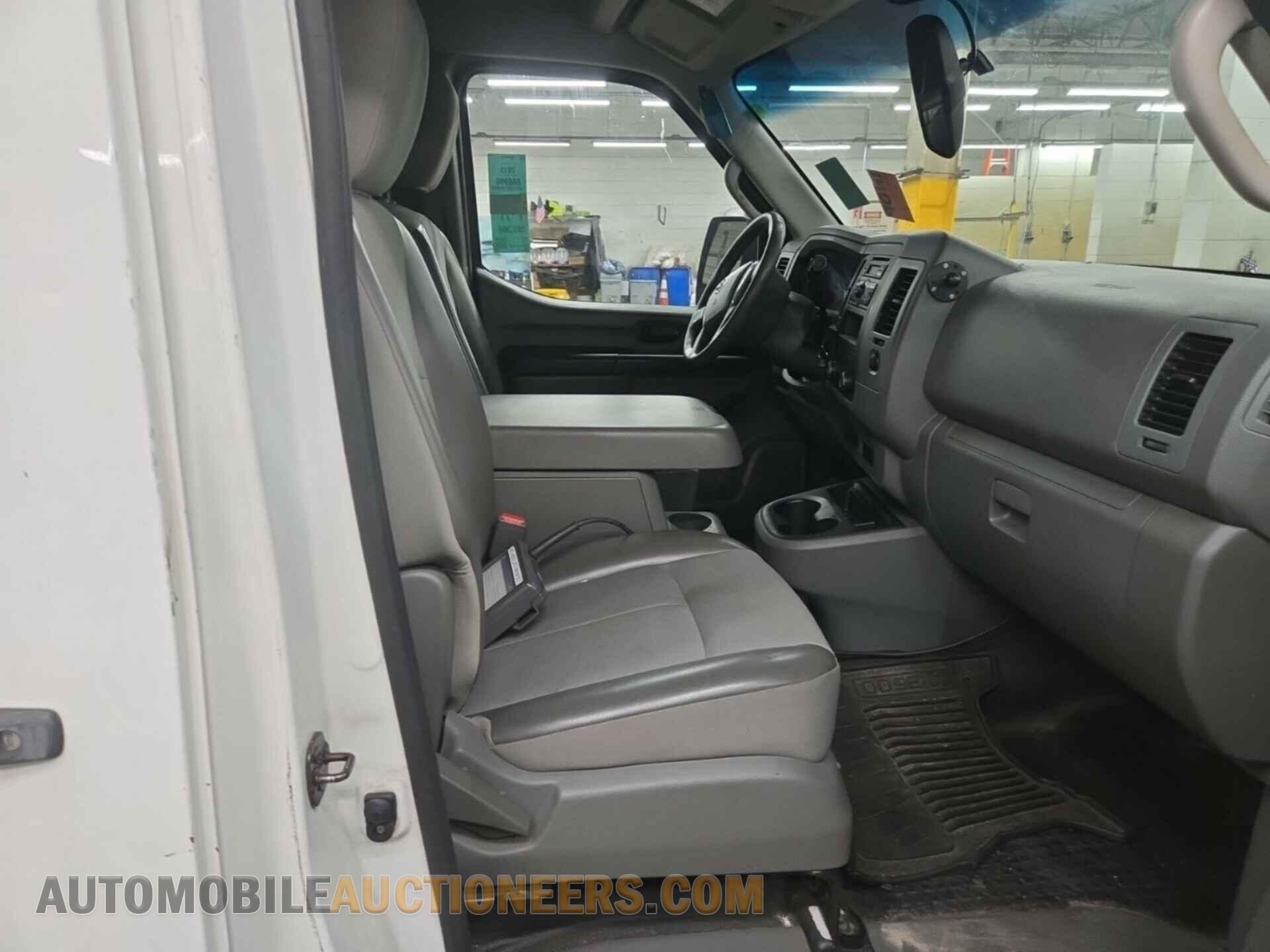 1N6AF0LX2DN102403 NISSAN NV CARGO NV3500 HD 2013