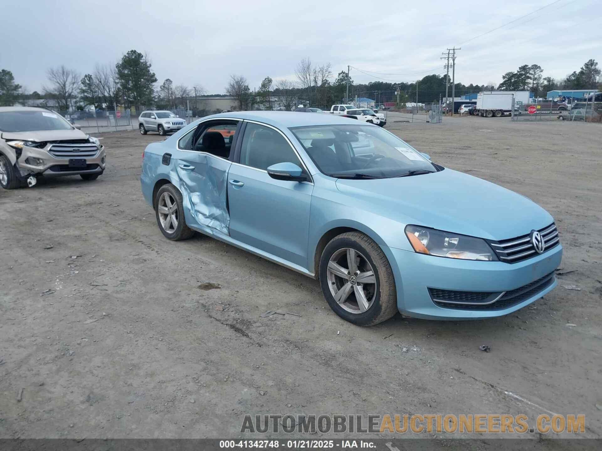 1VWBH7A38CC095135 VOLKSWAGEN PASSAT 2012
