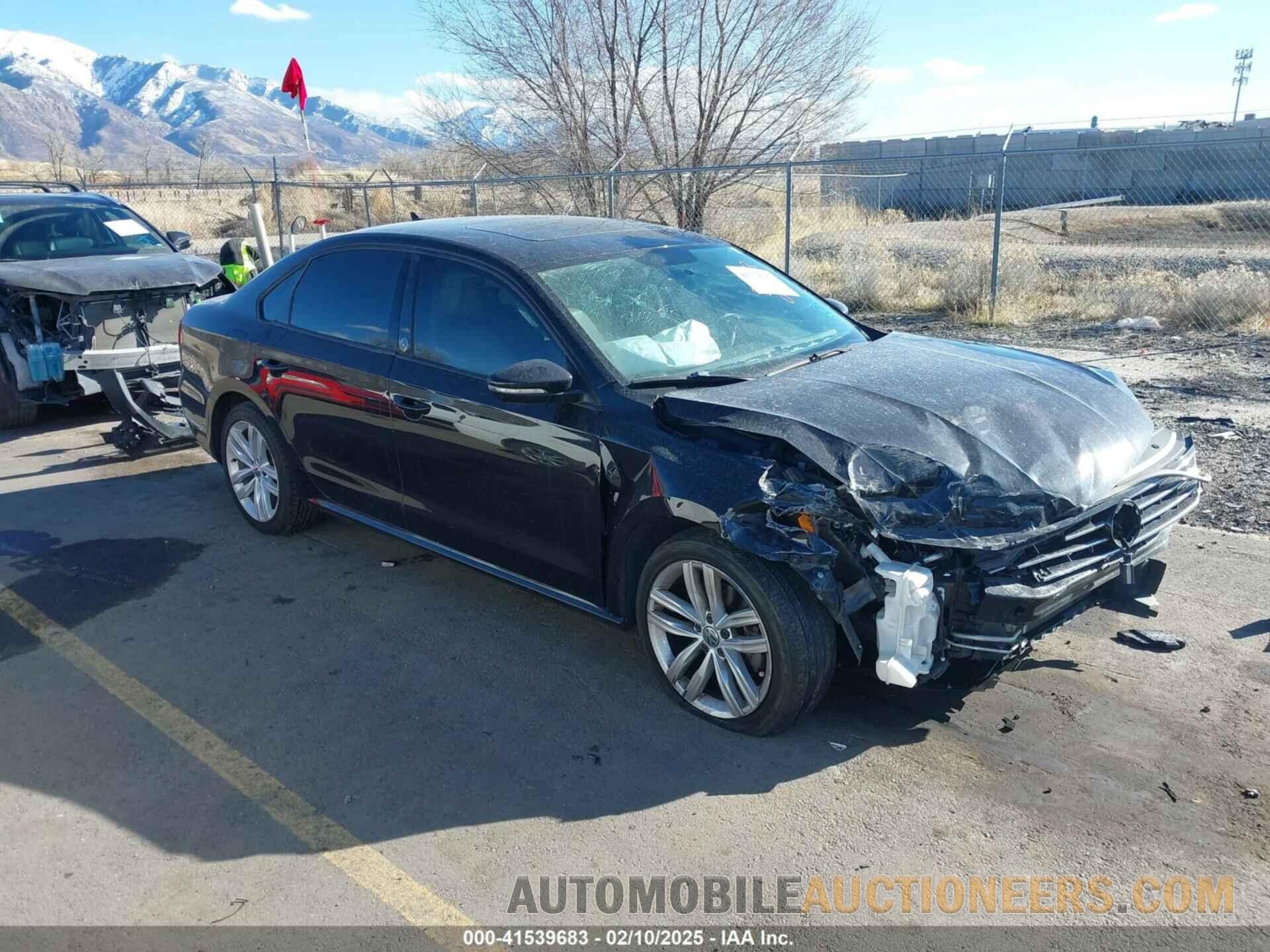 1VWLA7A32KC012841 VOLKSWAGEN PASSAT 2019