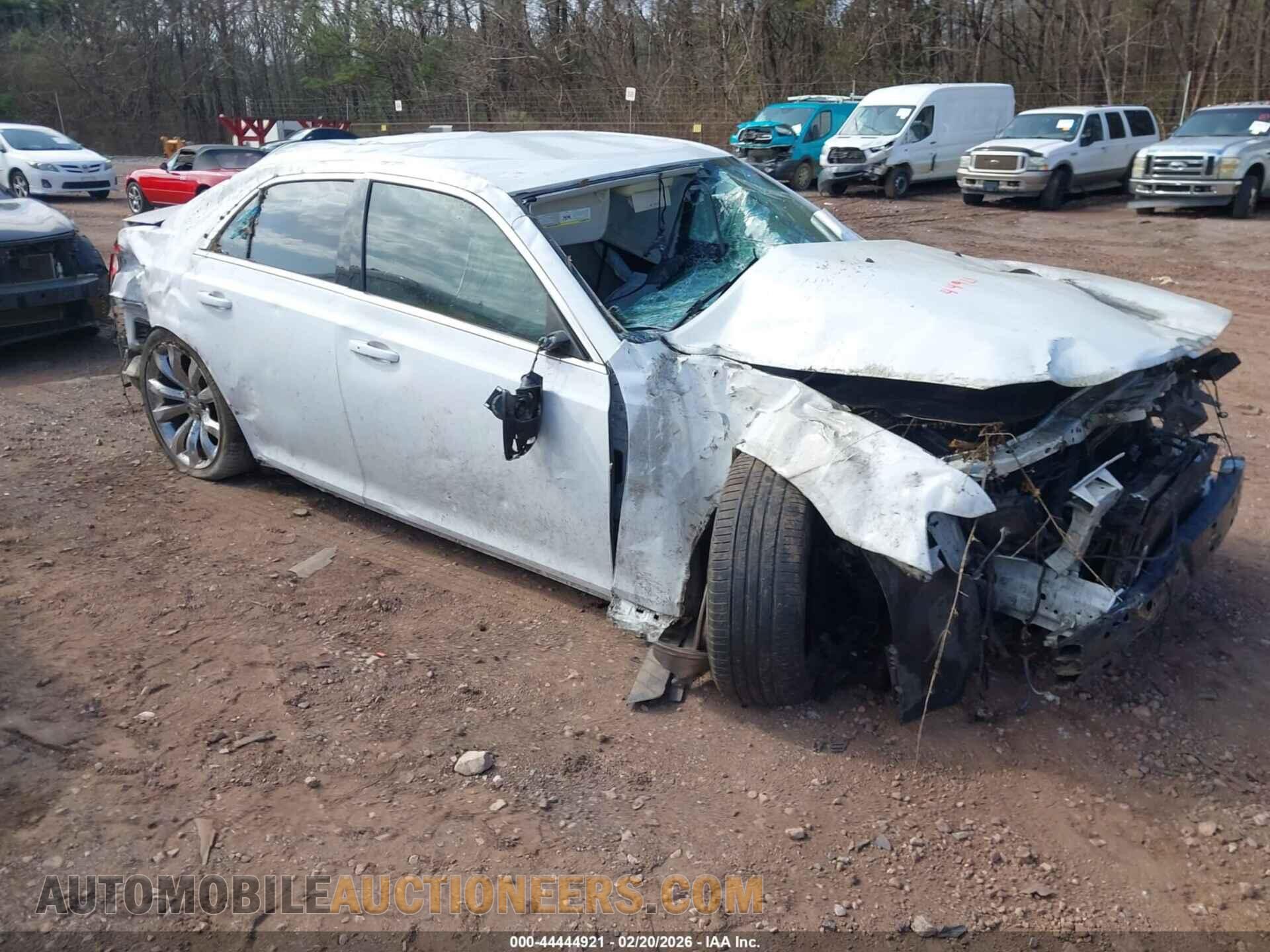 2C3CCAAG4JH190831 CHRYSLER 300 2018