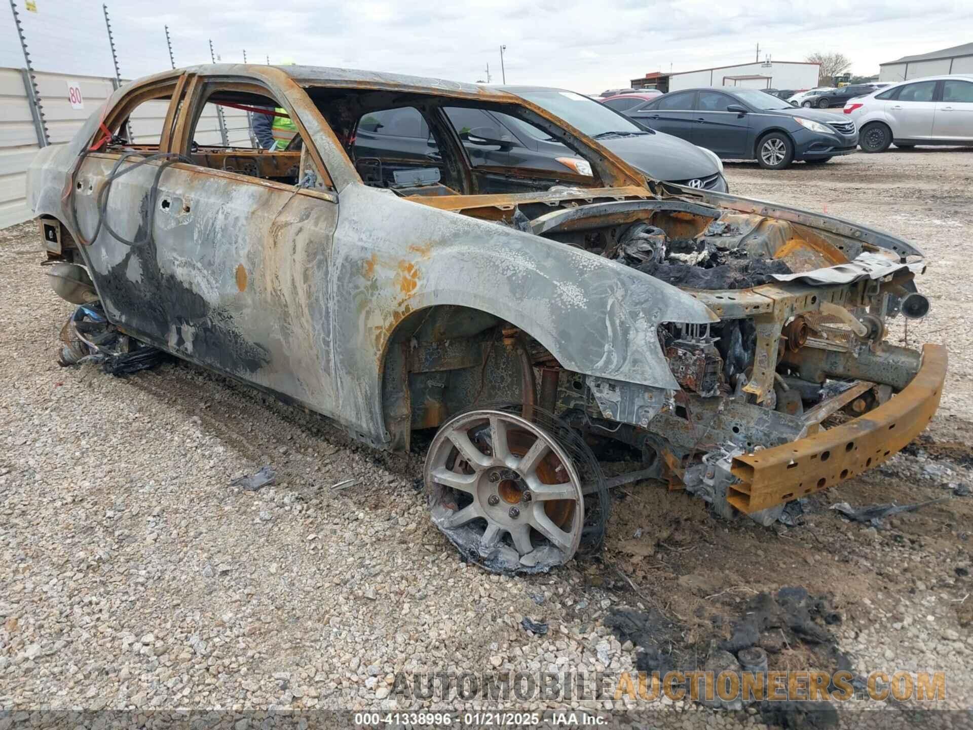 2C3CCAAGXDH558059 CHRYSLER 300 2013