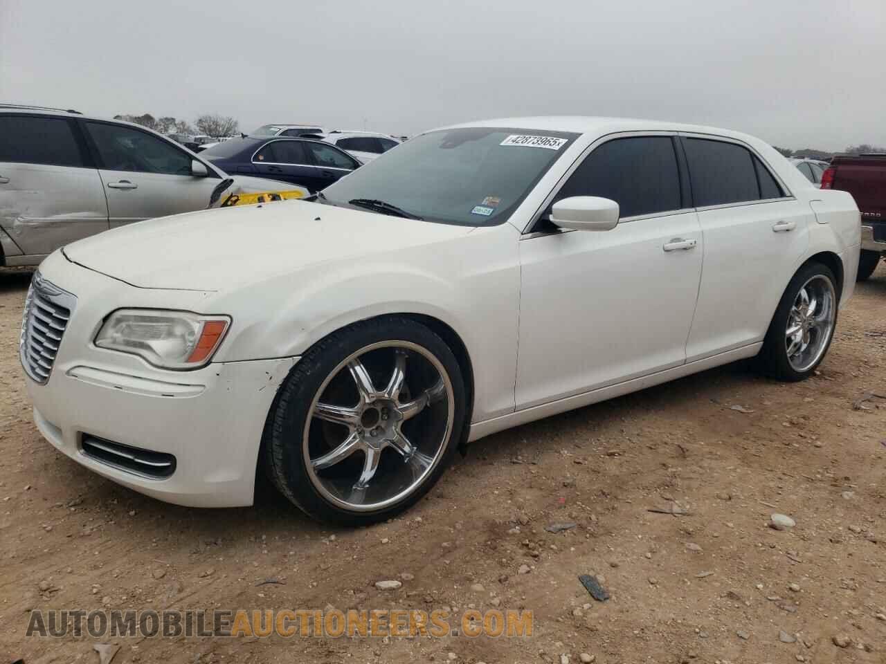 2C3CCAAGXDH558708 CHRYSLER 300 2013