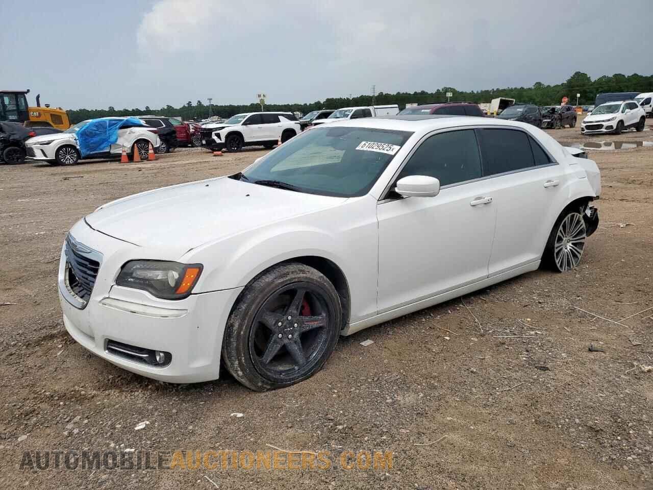 2C3CCABT8DH698607 CHRYSLER 300 2013
