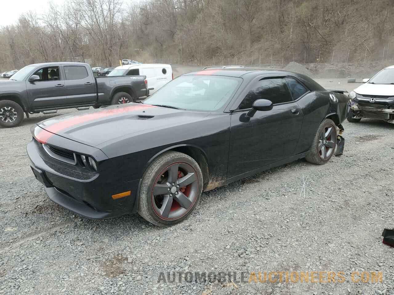 2C3CDYAGXDH594226 DODGE CHALLENGER 2013