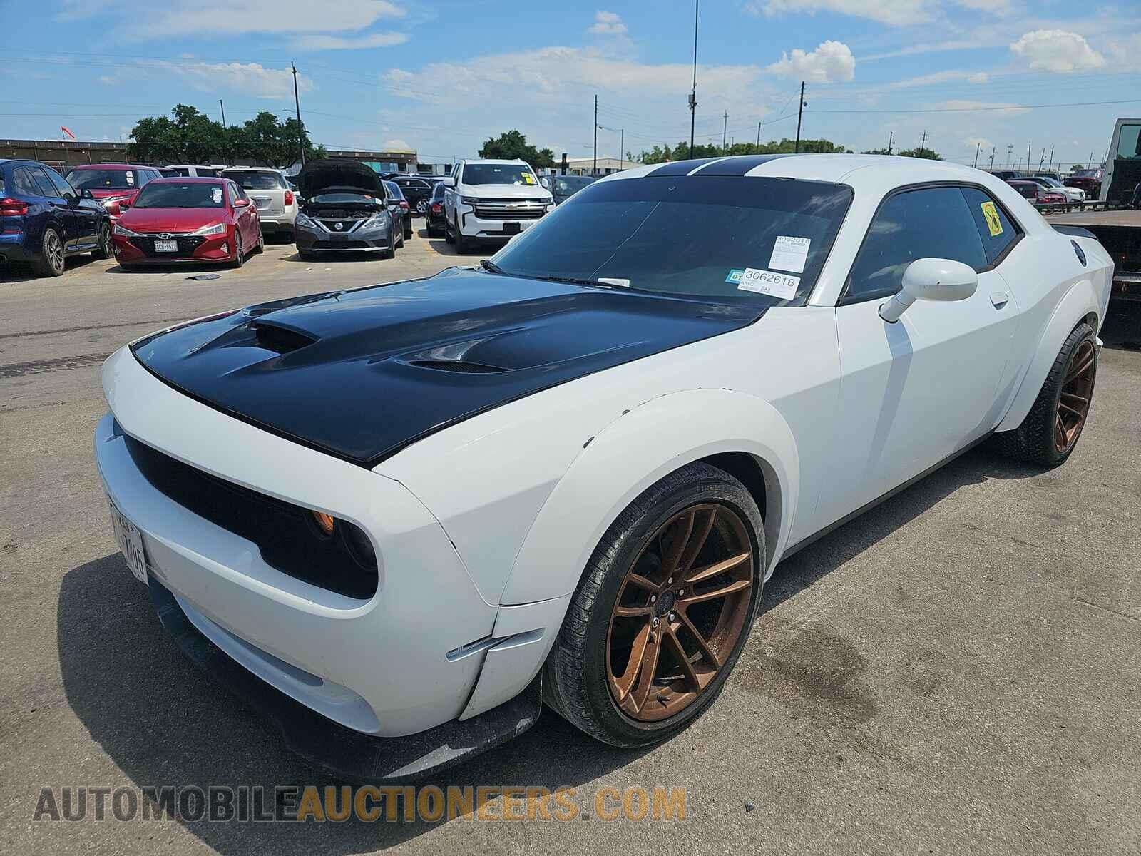 2C3CDZBT0GH136541 Dodge Challenger 2016