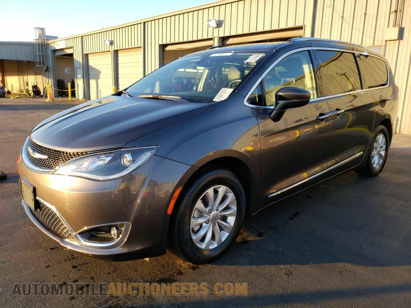 2C4RC1BG9LR112353 Chrysler Pacifica 2020