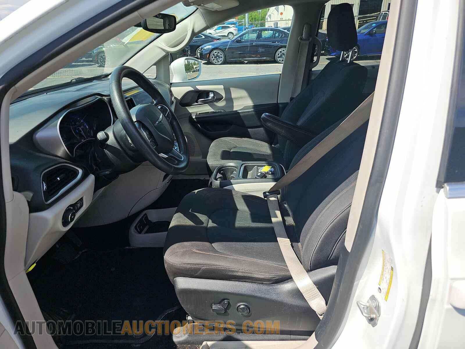 2C4RC1FG2LR123561 Chrysler Pacifica 2020