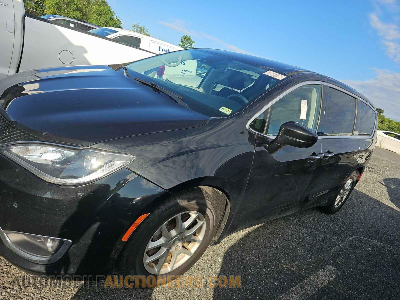 2C4RC1FG2LR209517 Chrysler Pacifica 2020