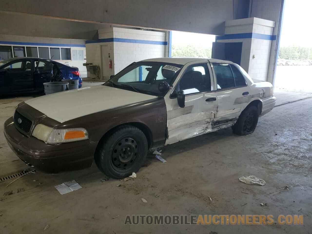 2FABP7BV5BX166689 FORD CROWN VIC 2011