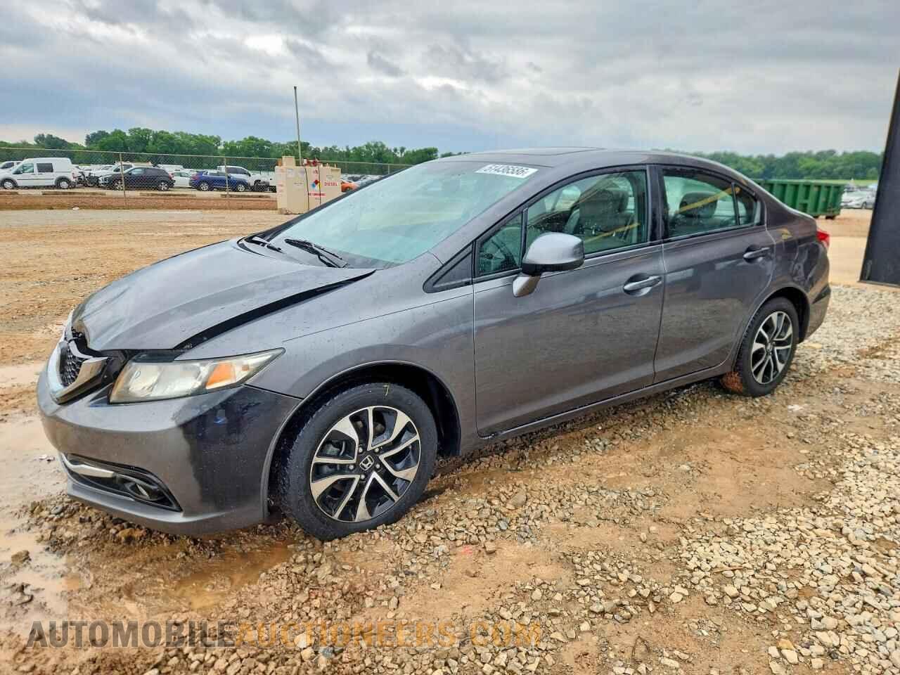 2HGFB2F93DH515390 HONDA CIVIC 2013