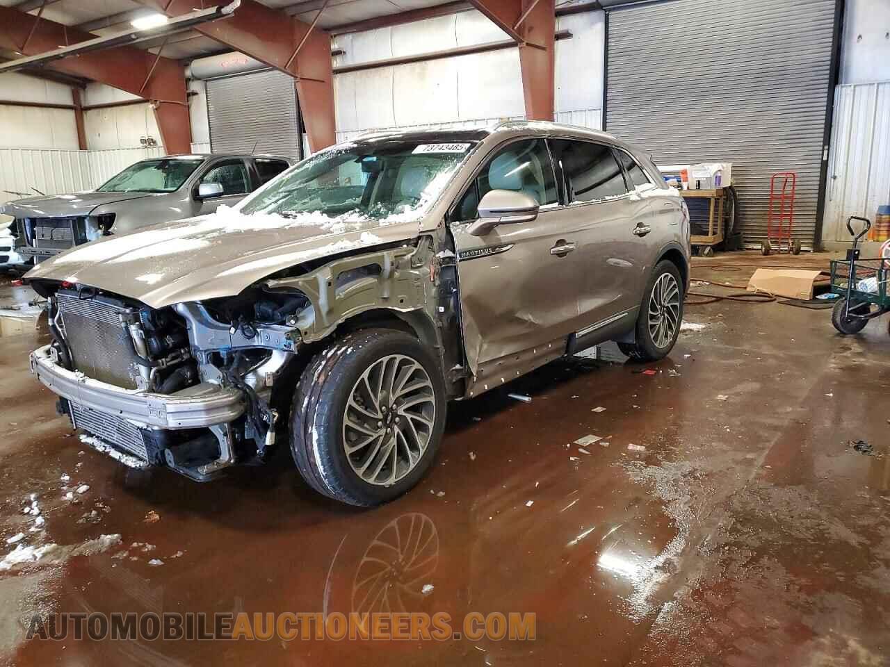 2LMPJ6LP3KBL40929 LINCOLN NAUTILUS 2019