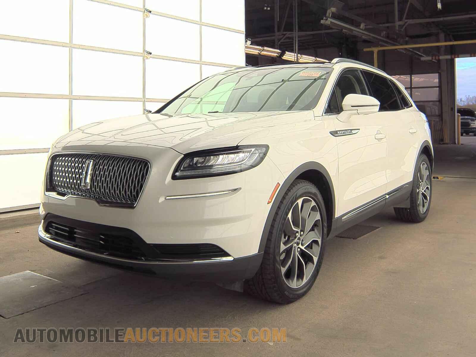 2LMPJ8KP9MBL14626 Lincoln Nautilus 2021