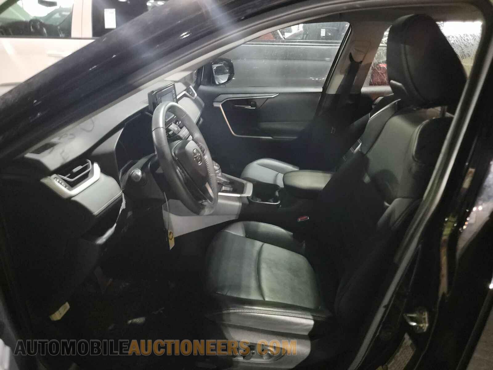 2T3C1RFV8MC106944 Toyota RAV4 2021
