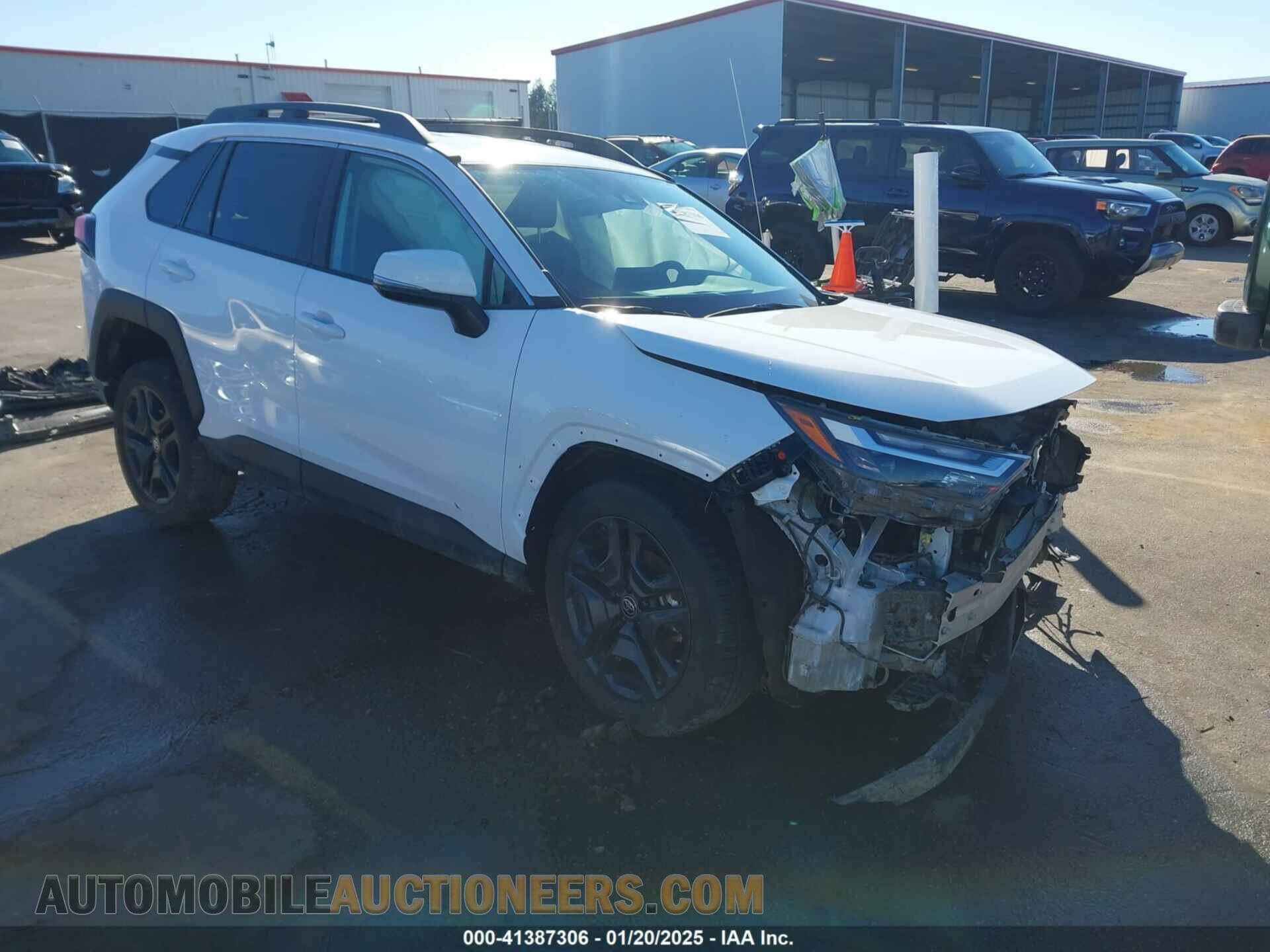2T3J1RFV5RW476830 TOYOTA RAV4 2024