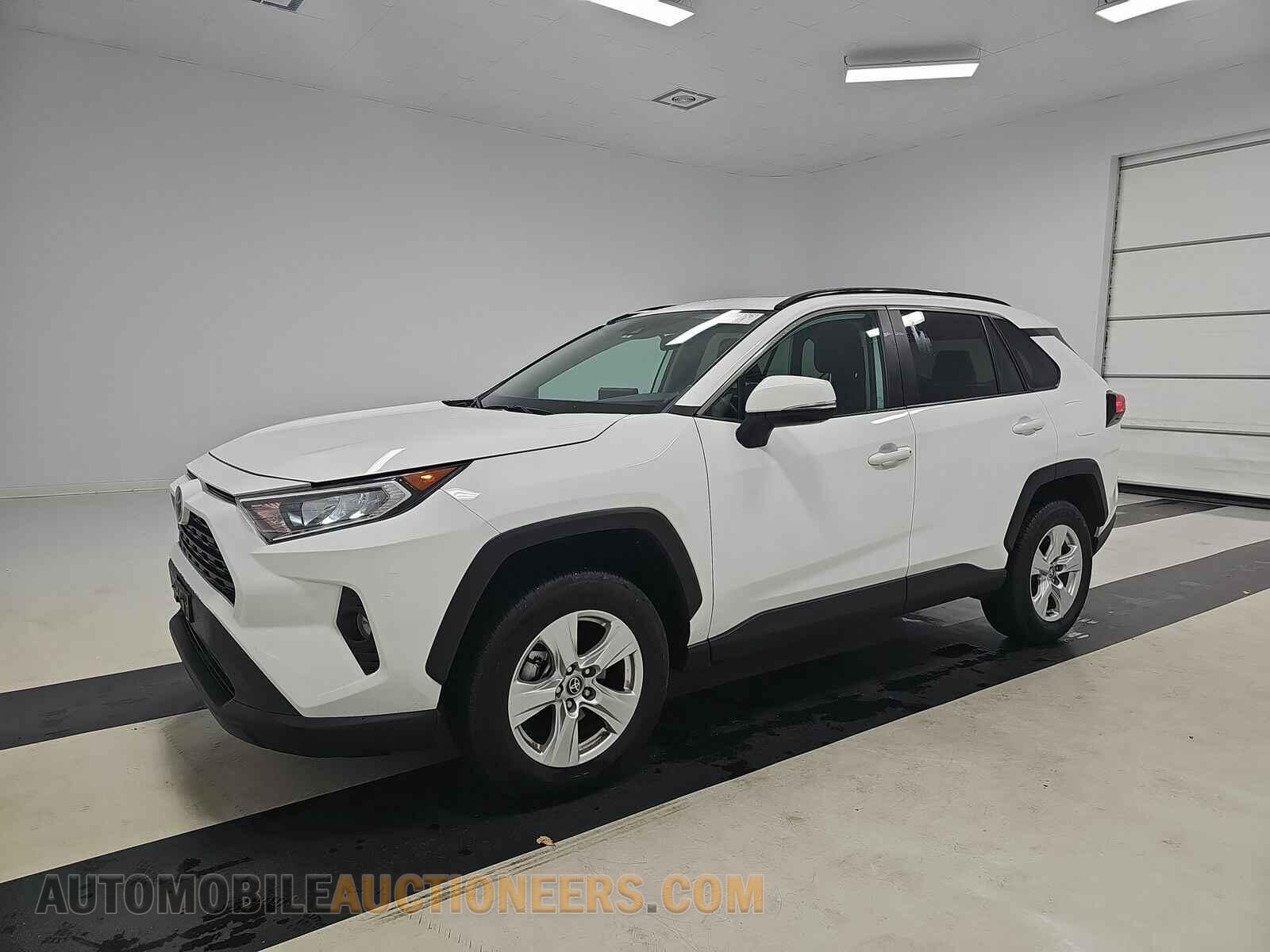 2T3P1RFV9MC250097 Toyota RAV4 2021