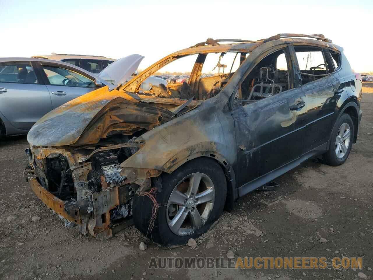 2T3RFREV0DW108439 TOYOTA RAV4 2013