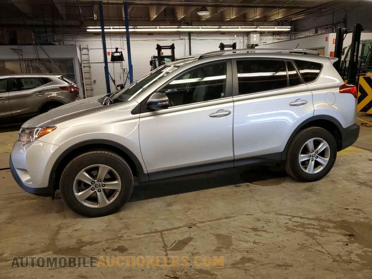 2T3RFREV3FW263473 TOYOTA RAV4 2015