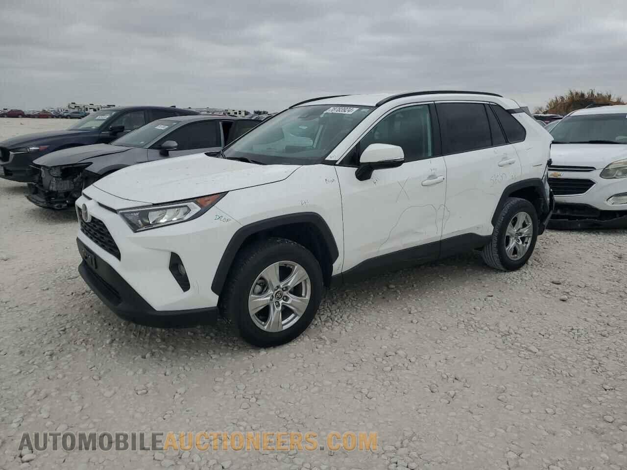 2T3W1RFV6MC166301 TOYOTA RAV4 2021