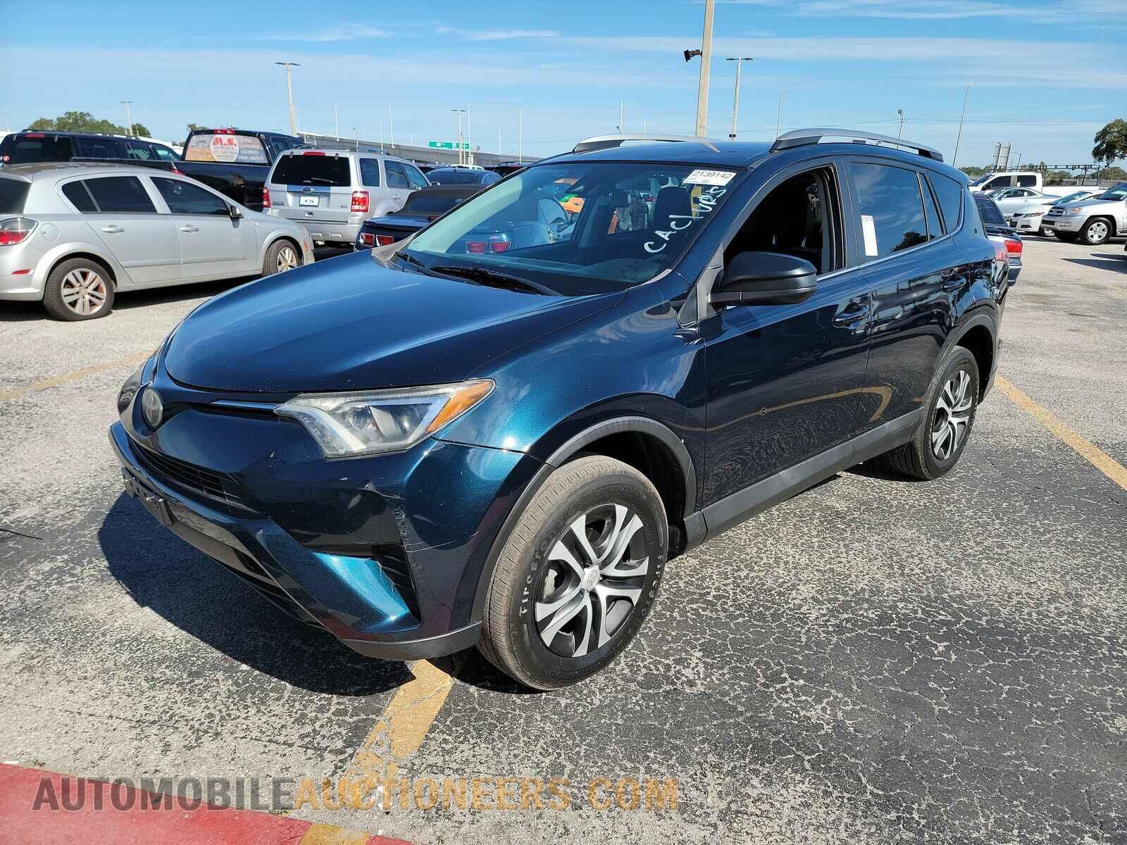 2T3ZFREV2HW404584 Toyota RAV4 2017