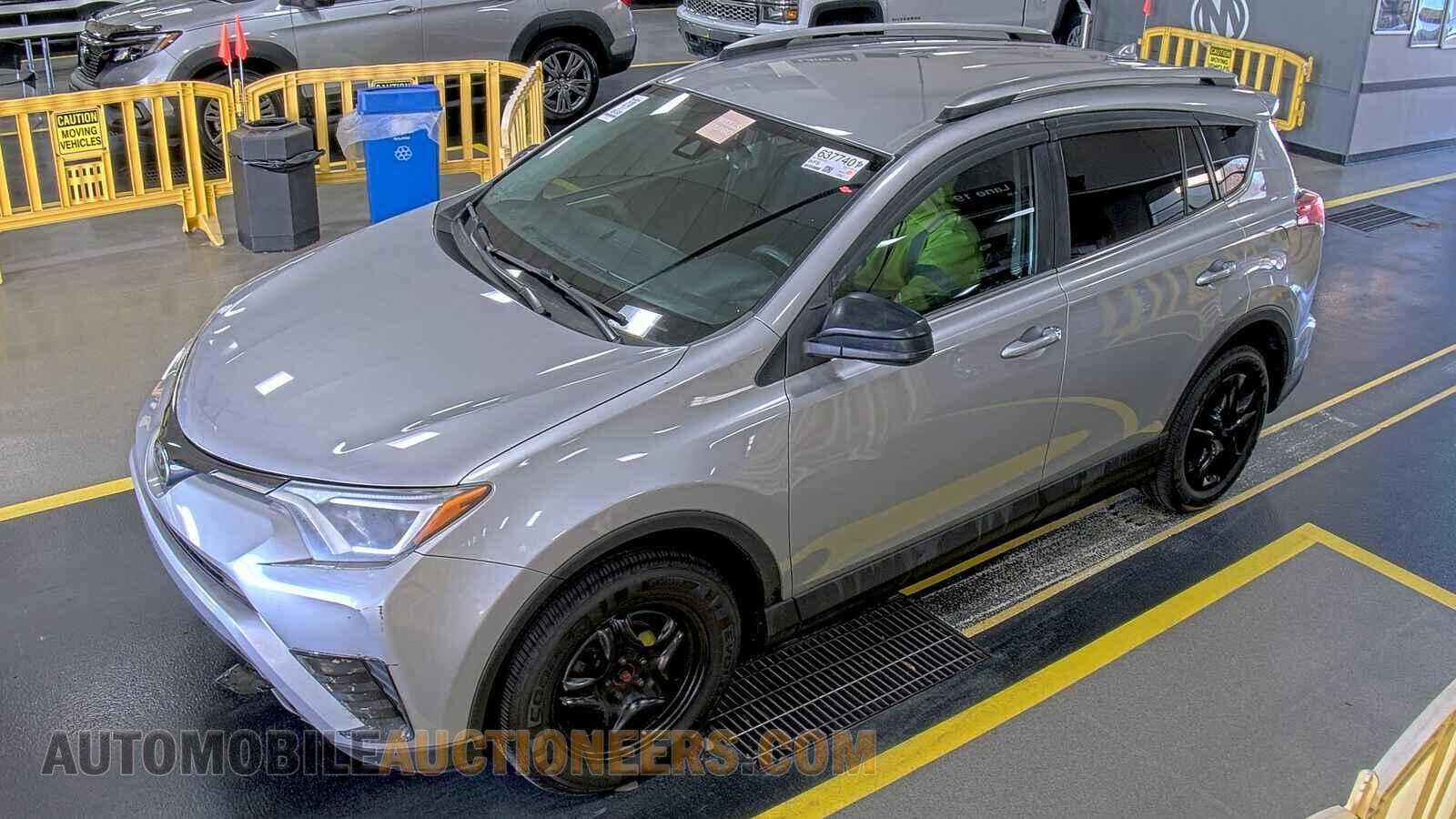 2T3ZFREV4HW383138 Toyota RAV4 2017