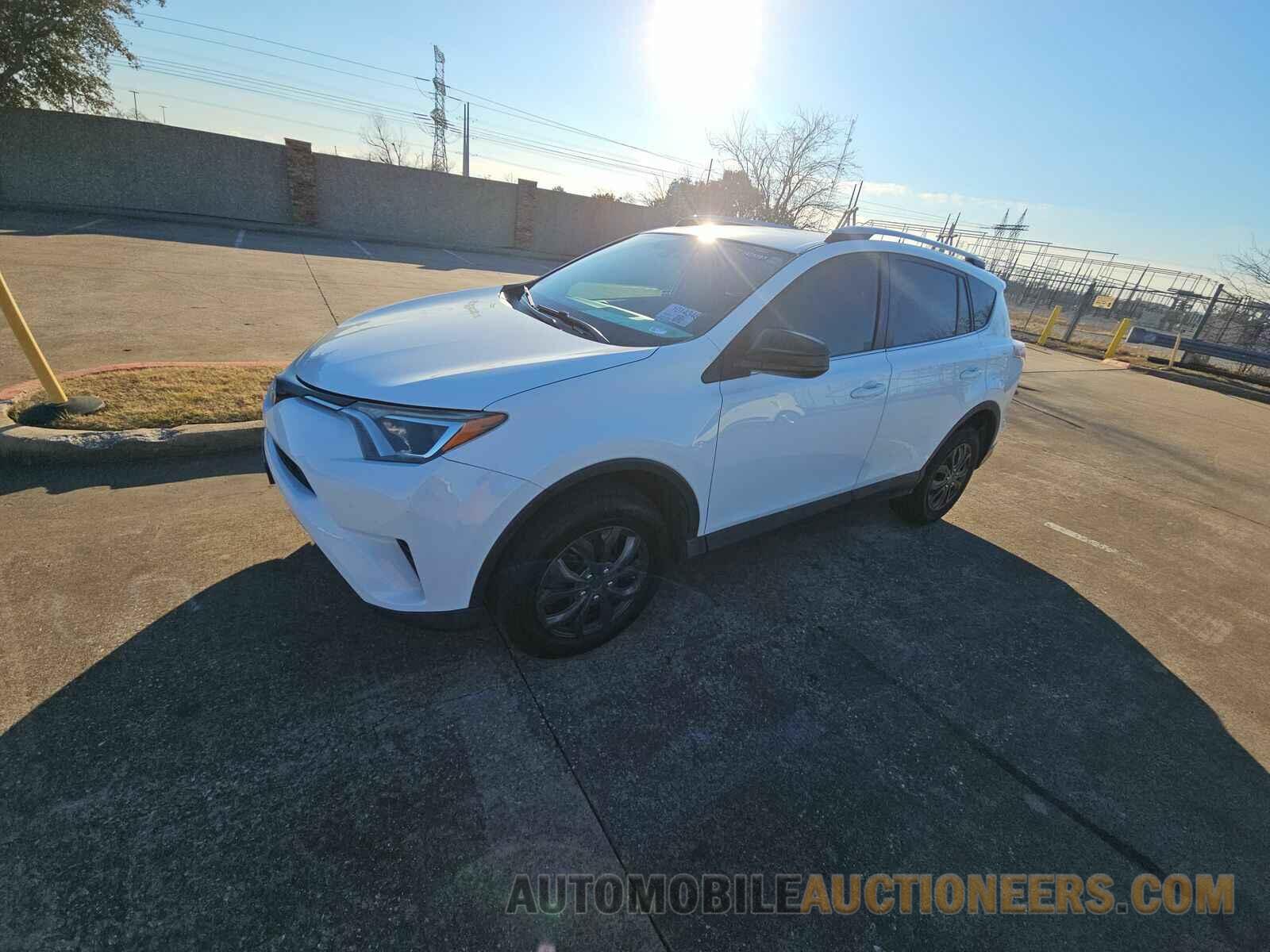 2T3ZFREV9GW264032 Toyota RAV4 2016