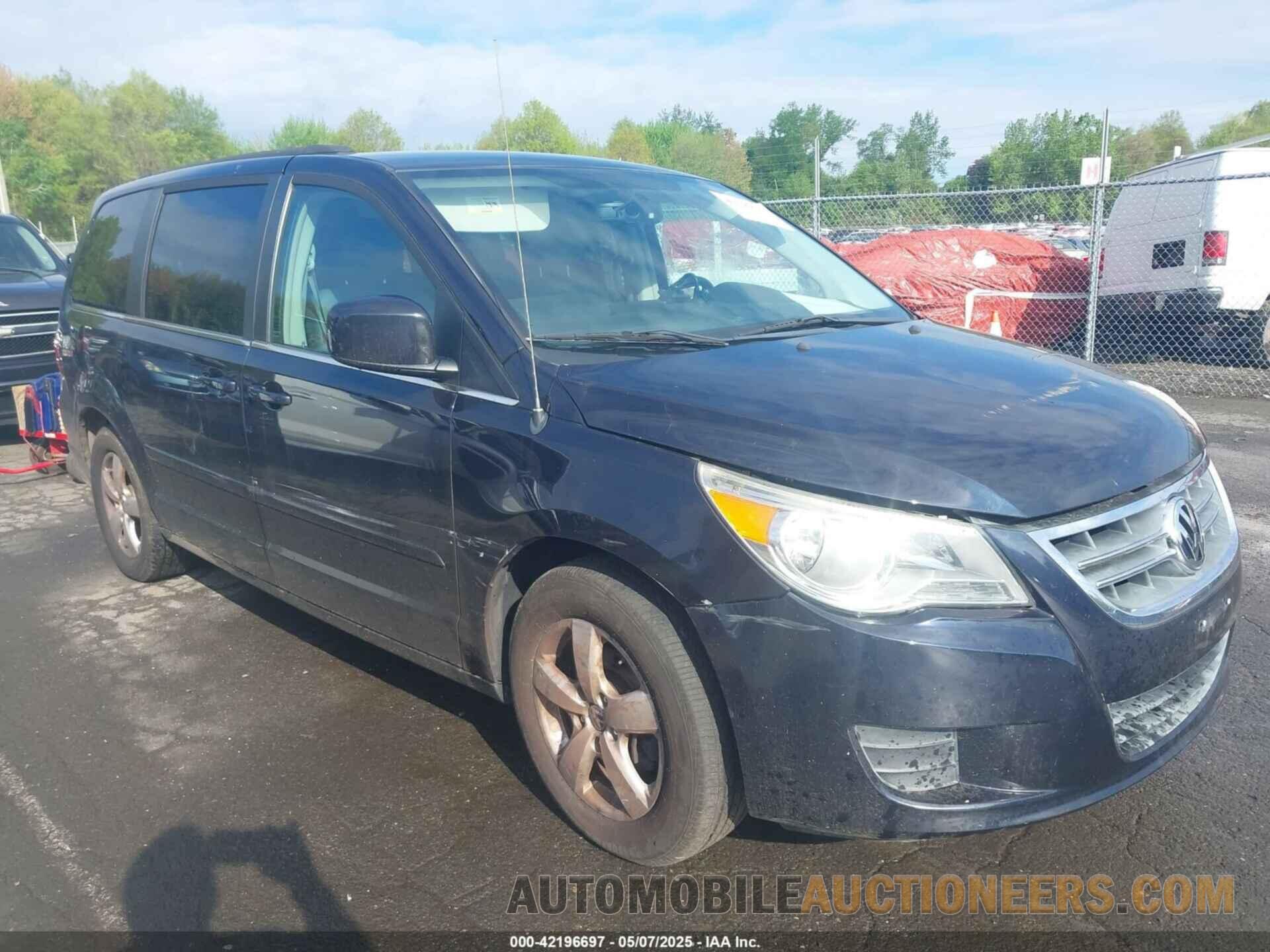 2V4RW3DG3BR717246 VOLKSWAGEN ROUTAN 2011