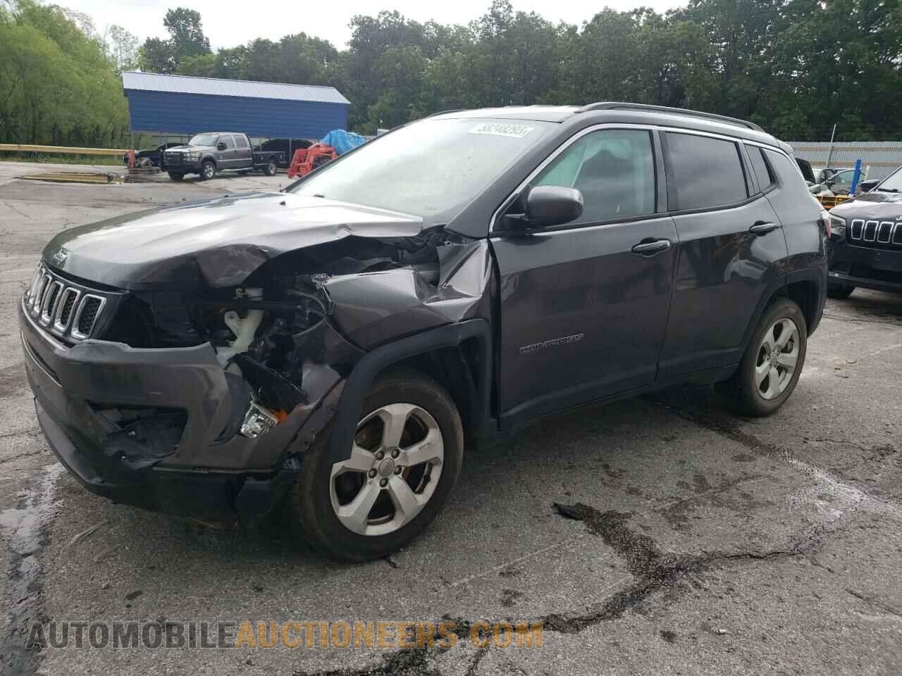 3C4NJDBB0JT303633 JEEP COMPASS 2018