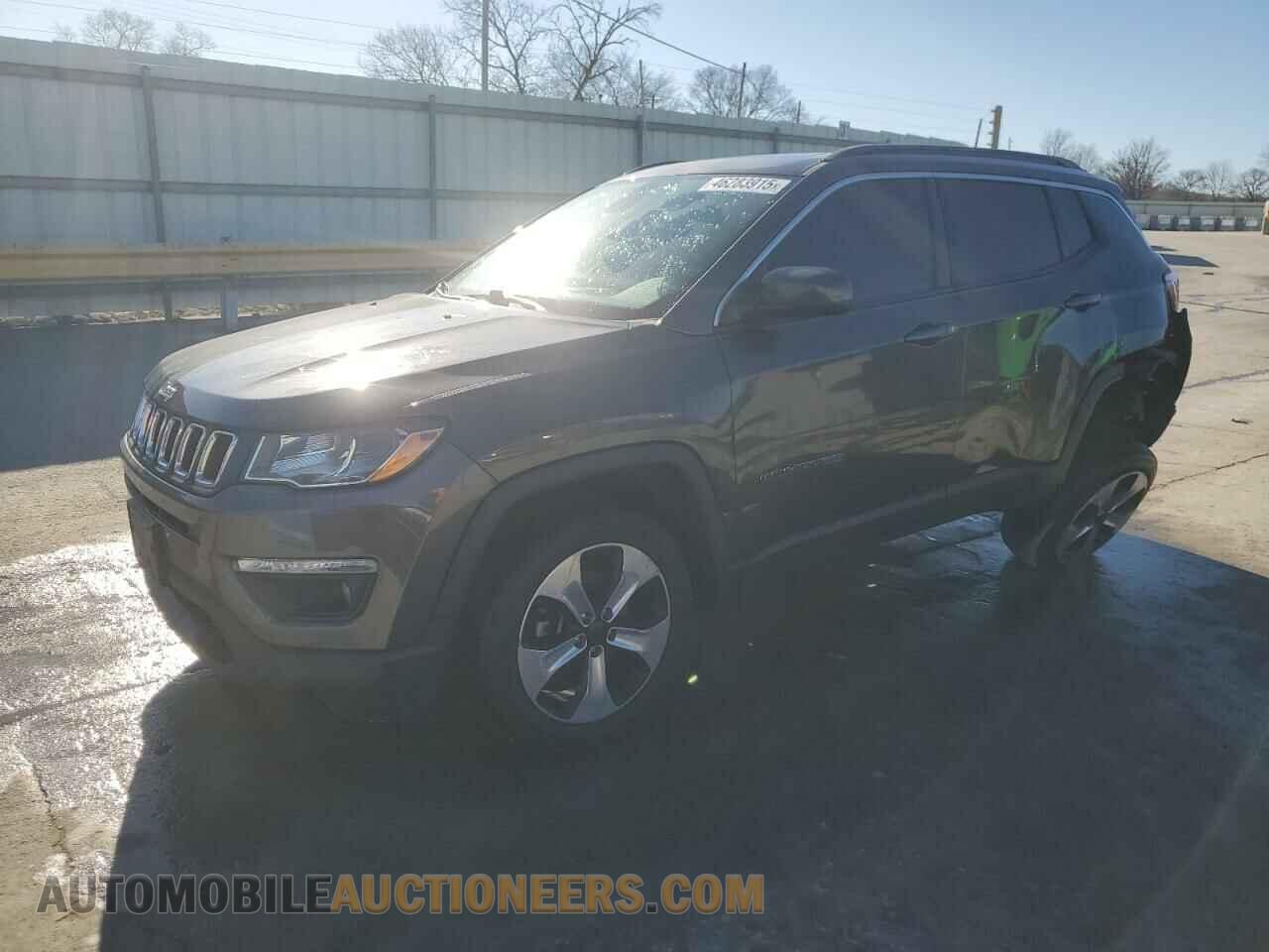 3C4NJDBB1JT112884 JEEP COMPASS 2018