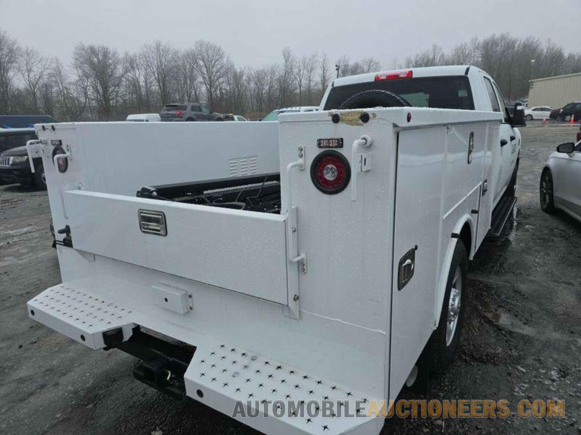 3C7WR9CL0RG261618 RAM 3500 2024
