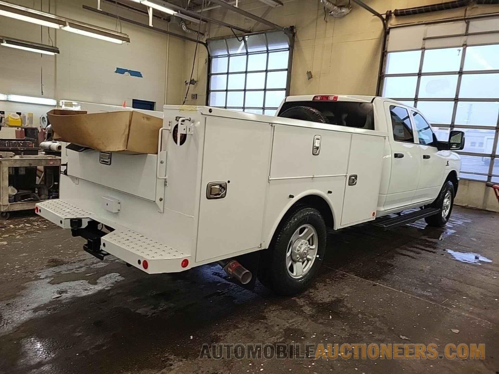 3C7WR9CL3RG261600 RAM 3500 CHASSIS 2024