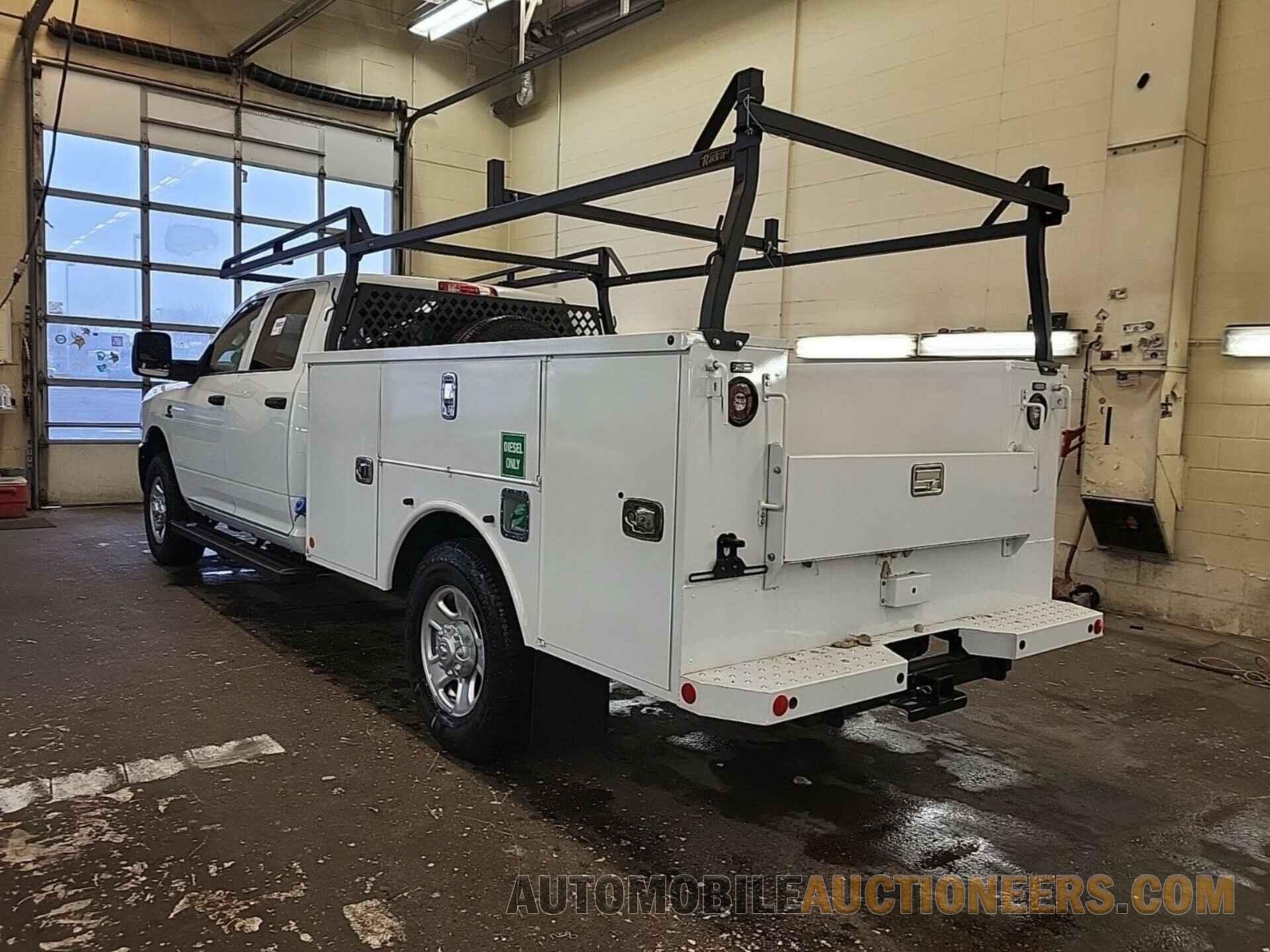 3C7WR9CL9RG261598 RAM 3500 CHASSIS 2024