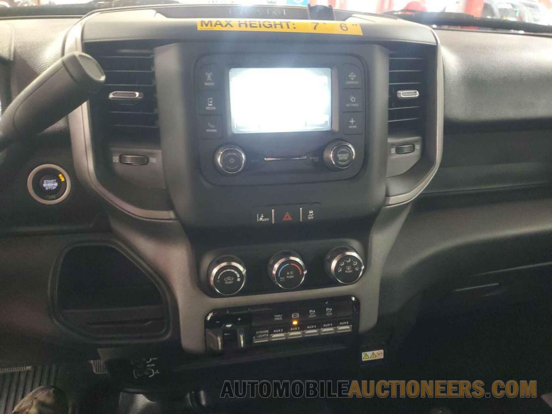 3C7WR9CLXRG274358 RAM 3500 CHASSIS 2024