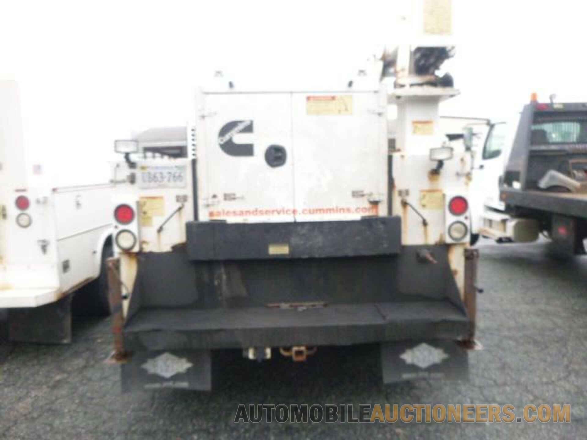 3C7WRMBLXFG572005 RAM 5500 CHASSIS 2015