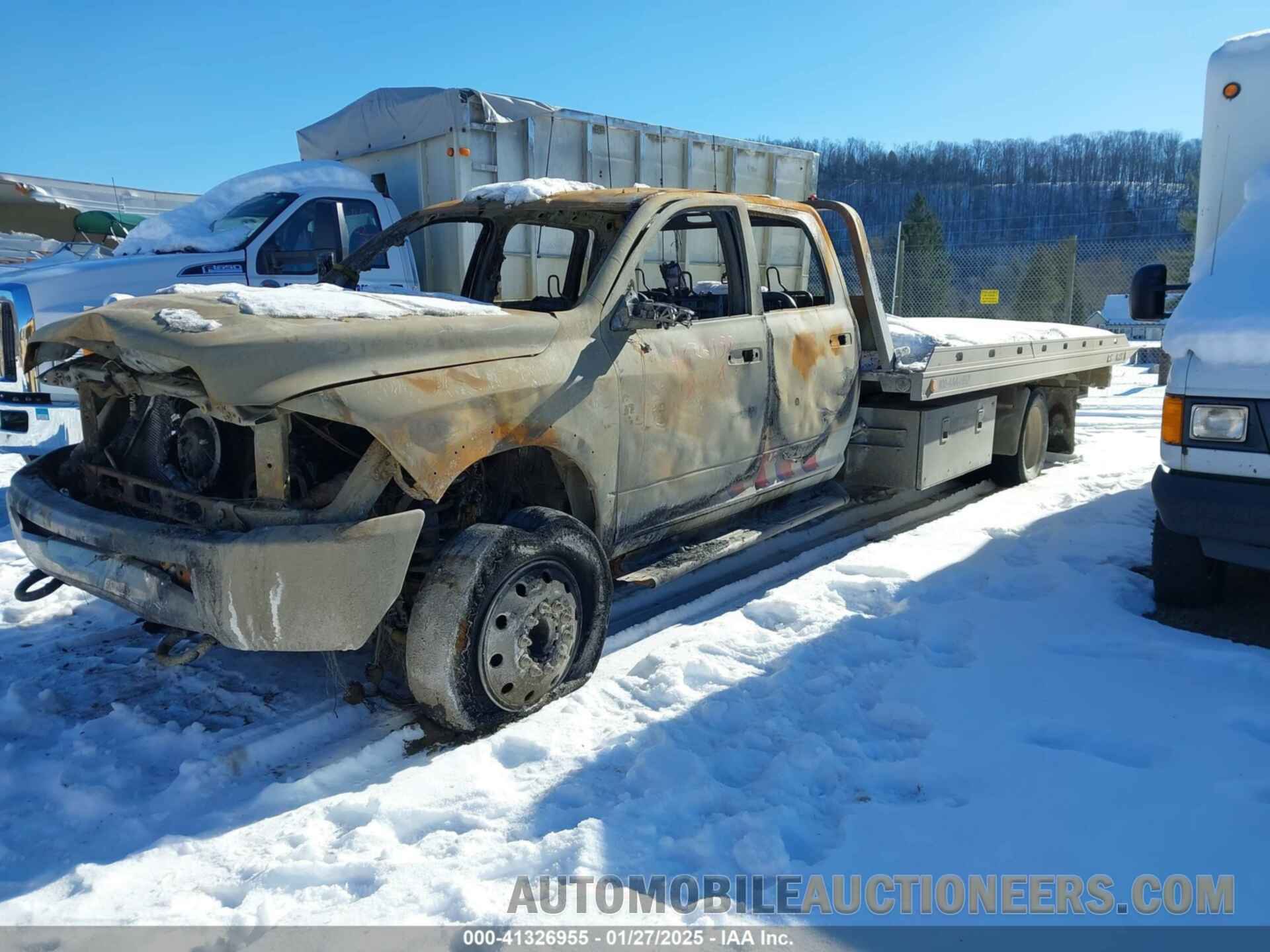 3C7WRNEL8HG555417 RAM 5500 CHASSIS 2017