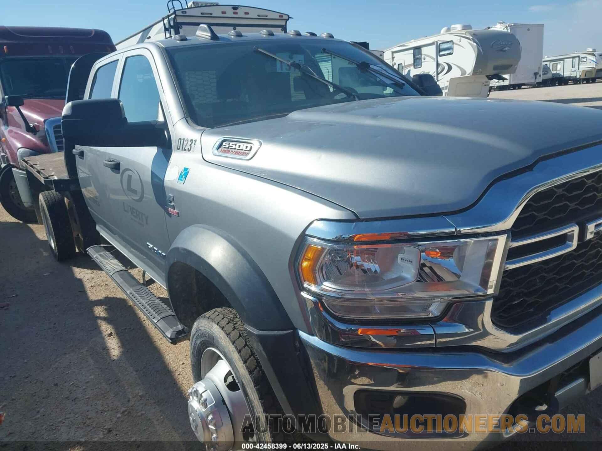3C7WRNEL9NG255445 RAM 5500 CHASSIS 2022