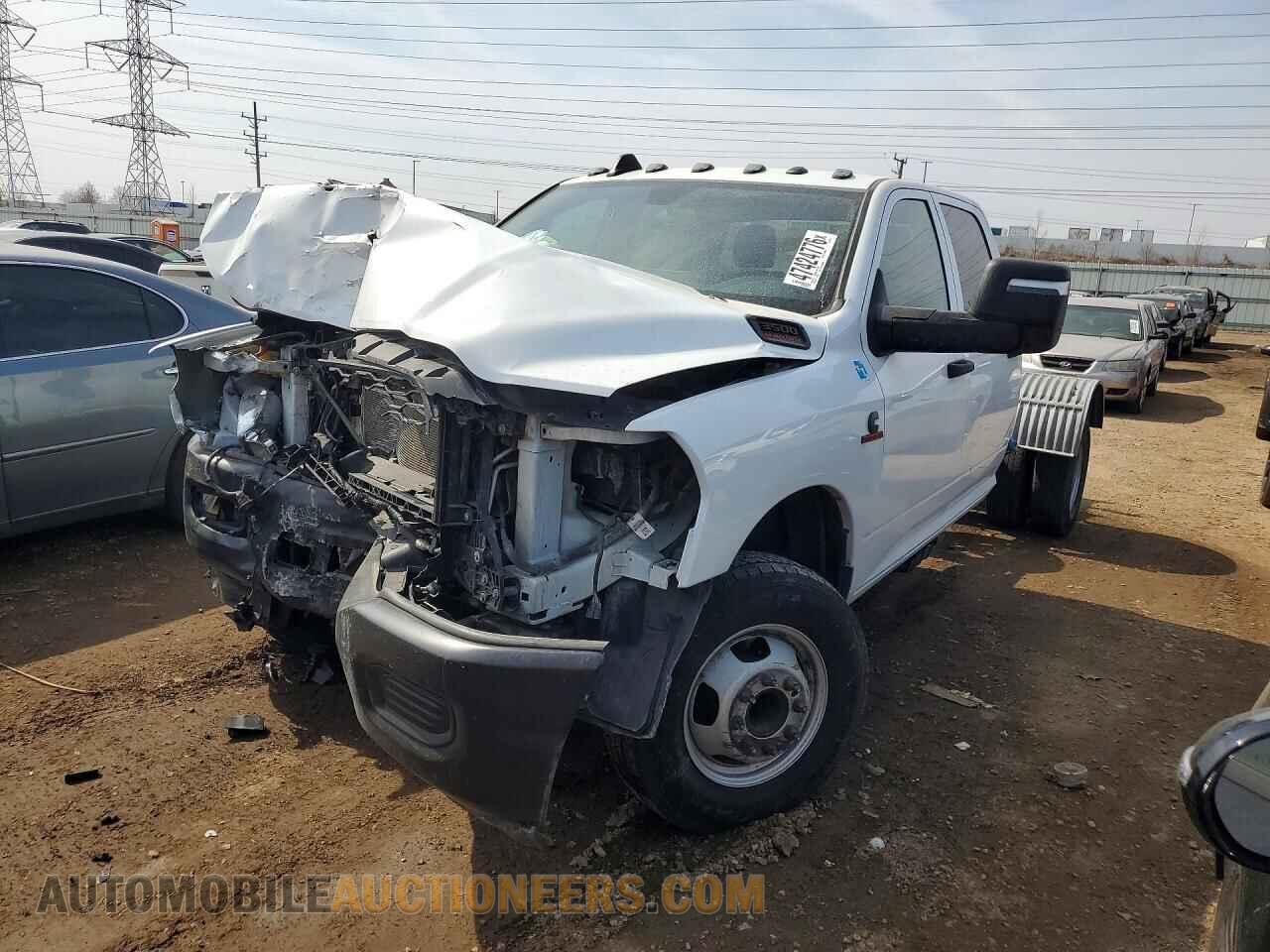 3C7WRTCL3RG232109 RAM 3500 2024
