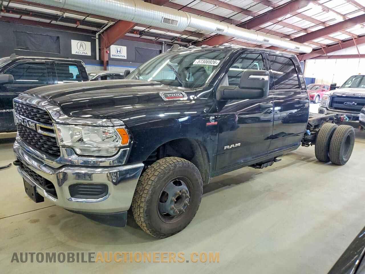 3C7WRTCL4RG110696 RAM 3500 2024