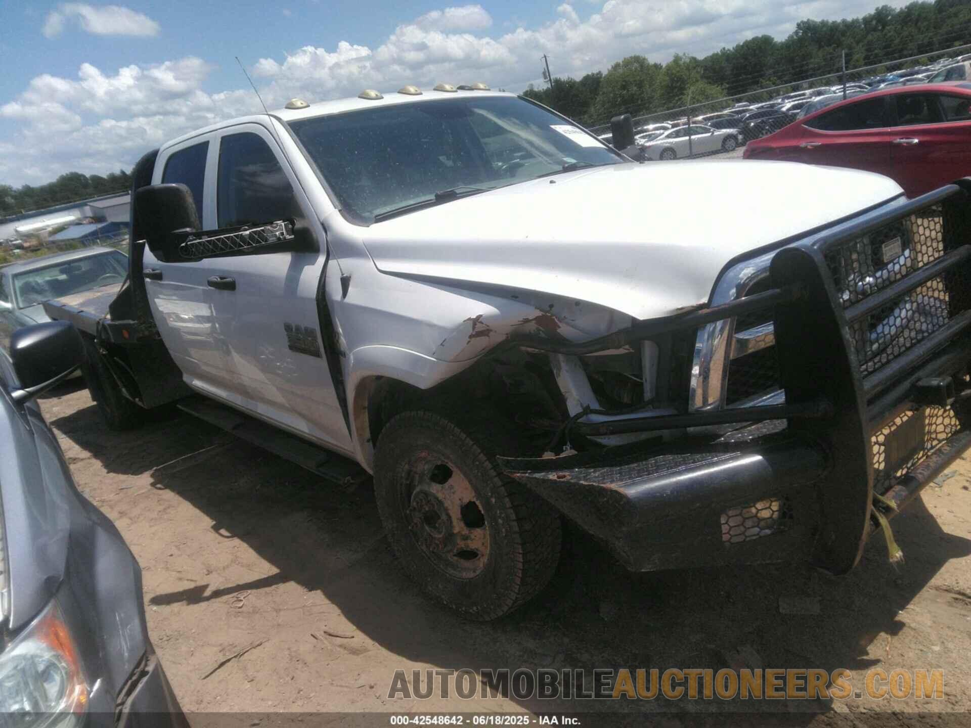 3C7WRTCL7HG623908 RAM 3500 CHASSIS 2017
