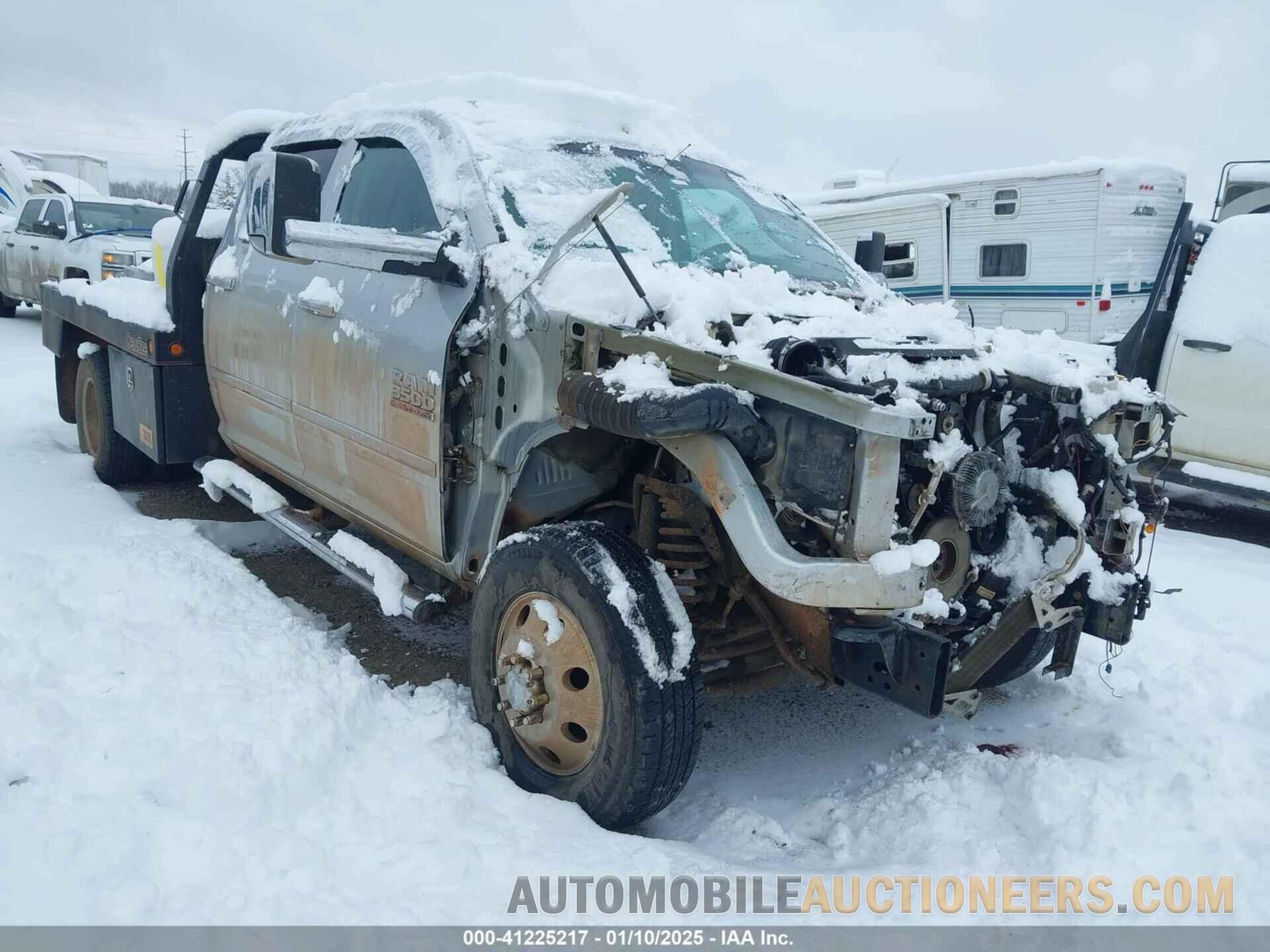 3C7WRTCL8EG226817 RAM 3500 CHASSIS 2014